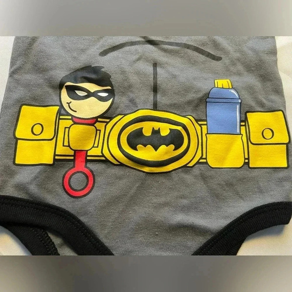 BATMAN | baby boy BATMAN onesie. Size: 3/6M - Picture 2 of 10